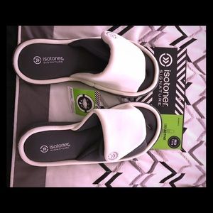 NWT Isotoner slippers. Size 7.5/8 women’s.